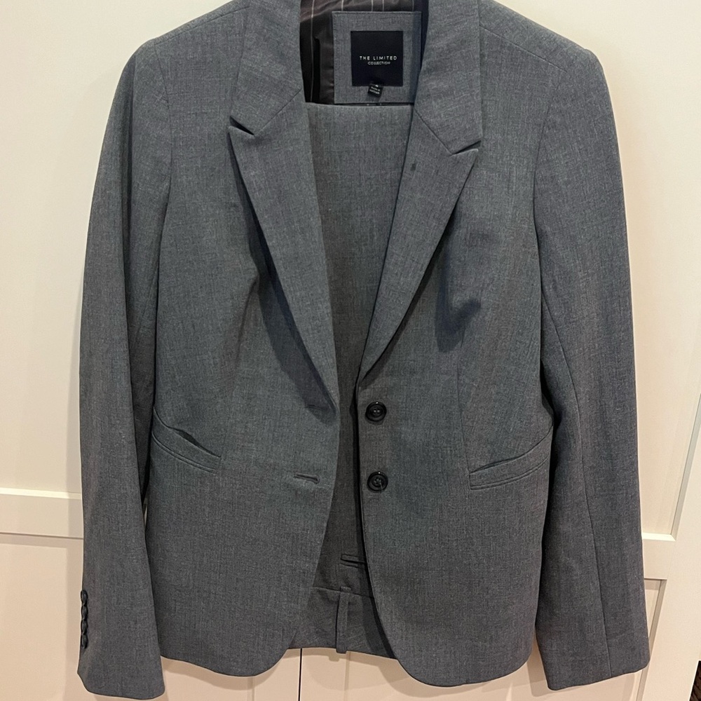 The Limited Charcoal Cassidy Fit Women’s Pant Suit Set